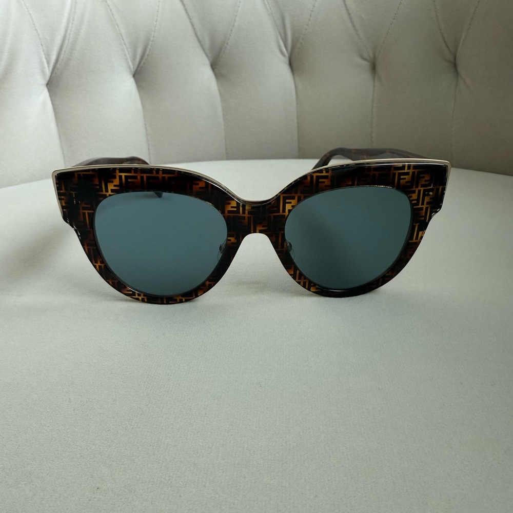 Fendi Women's Tortoiseshell Pattern Sunglasses - image 3